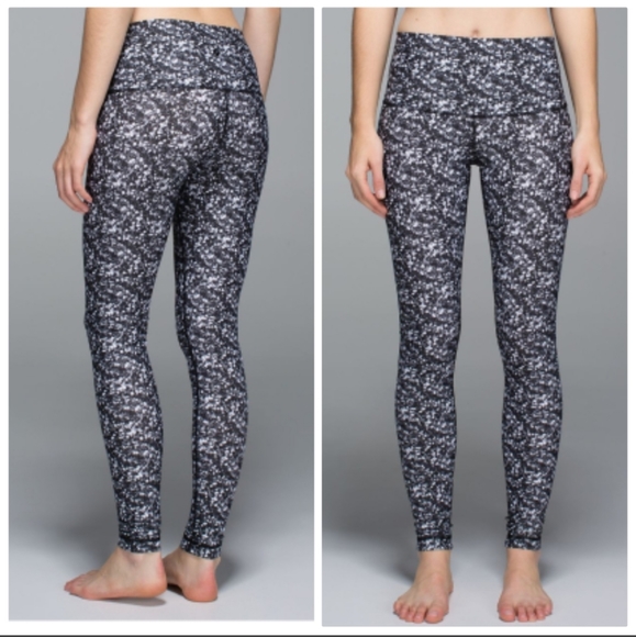 lululemon athletica Pants - Like New Lululemon Shine Tight (Roll Down)